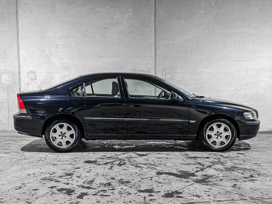 Volvo S60 2.4 140hp 2001, 88-HD-RN