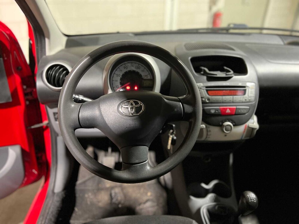 Toyota Aygo 1.0-12V 68pk 2006, 69-SV-DF