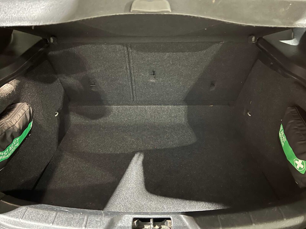 Volvo V40 Cross Country 1.6 T4 Momentum 179pk 2013, 7-KDH-93