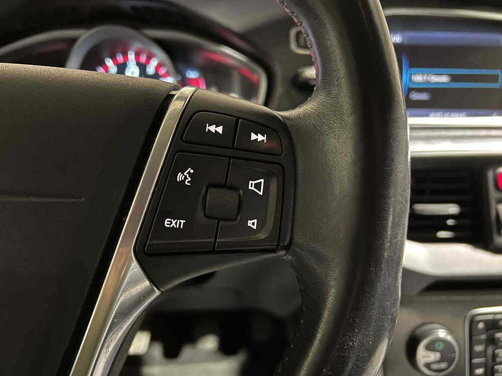 Volvo V40 Cross Country 1.6 T4 Momentum 179pk 2013, 7-KDH-93