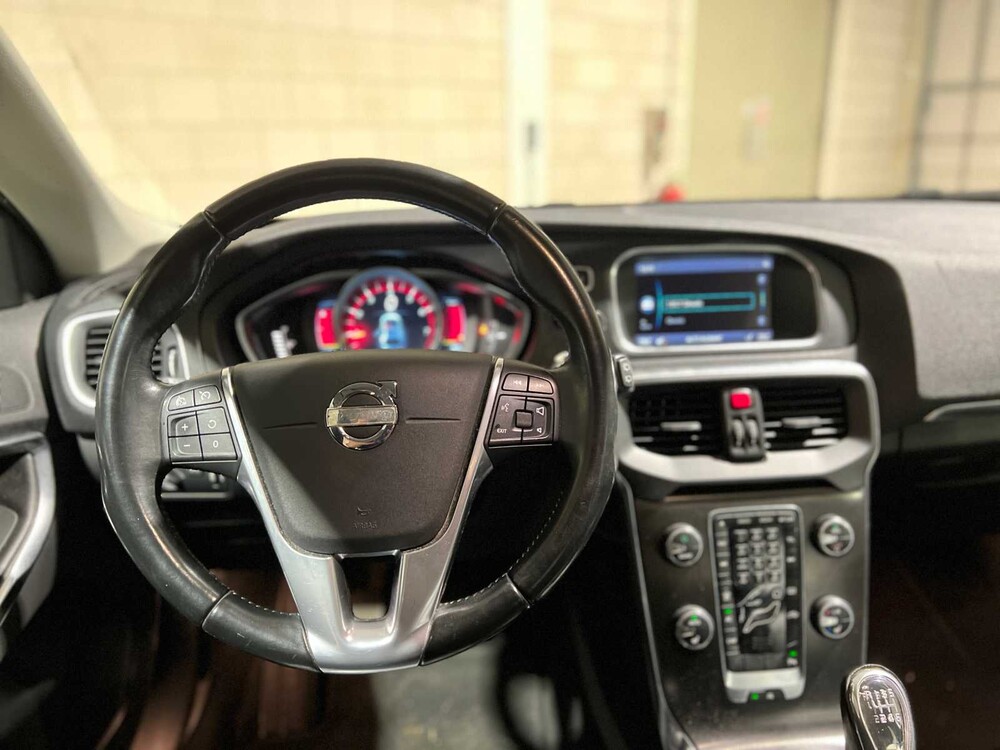 Volvo V40 Cross Country 1.6 T4 Momentum 179pk 2013, 7-KDH-93