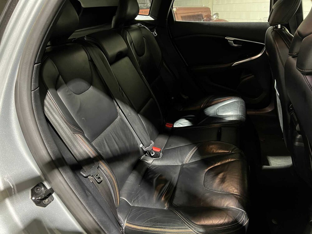 Volvo V40 Cross Country 1.6 T4 Momentum 179pk 2013, 7-KDH-93