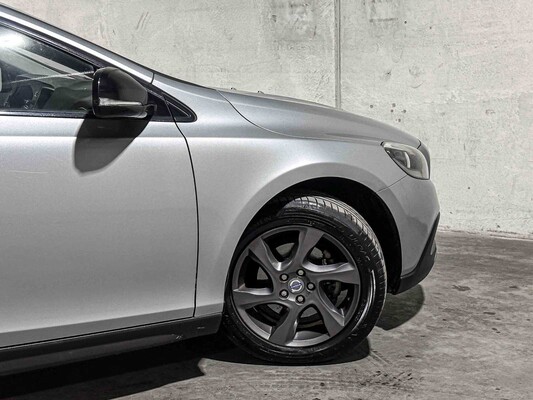 Volvo V40 Cross Country 1.6 T4 Momentum 179hp 2013, 7-KDH-93