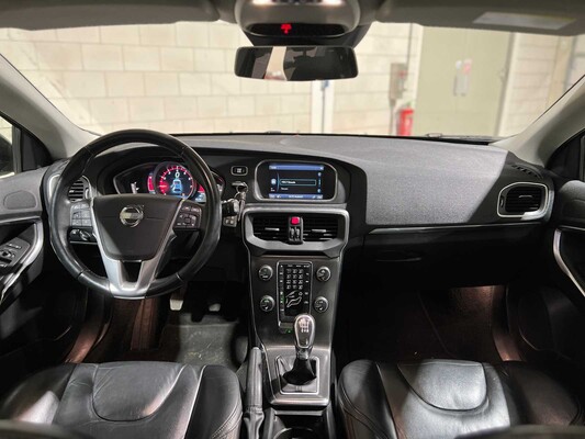 Volvo V40 Cross Country 1.6 T4 Momentum 179hp 2013, 7-KDH-93