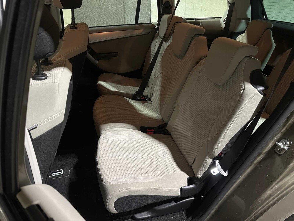 Citroen Grand C4 Picasso 1.6 THP Business EB6V 7-Sitzer 156PS 2011, 37-PLH-7