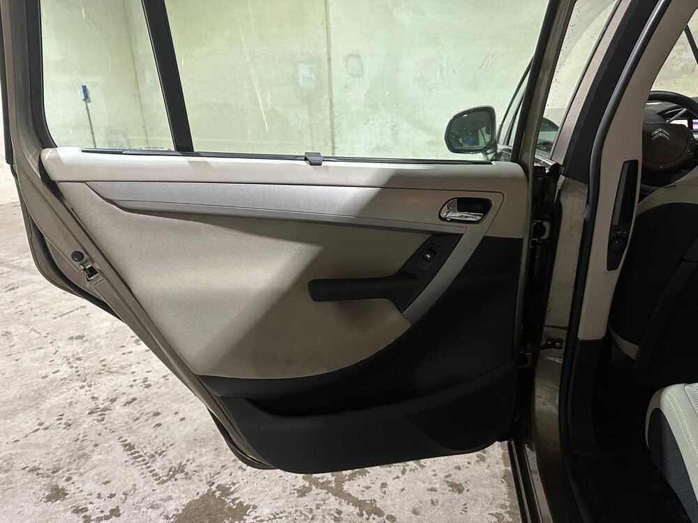 Citroen Grand C4 Picasso 1.6 THP Business EB6V 7-Sitzer 156PS 2011, 37-PLH-7