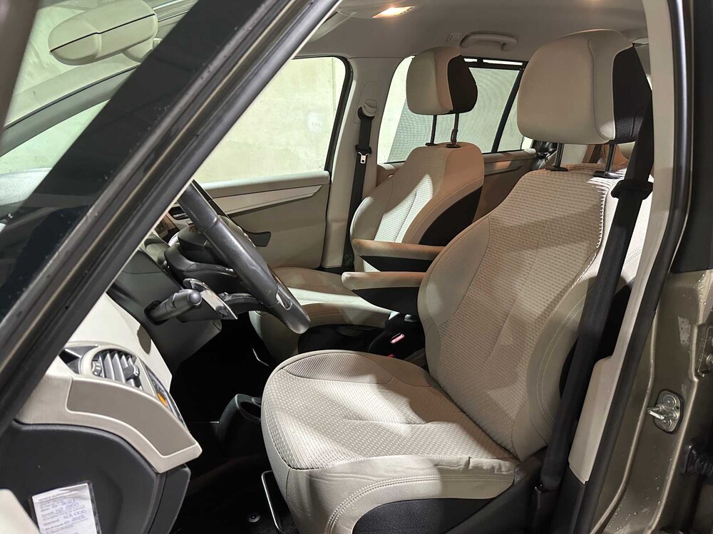 Citroen Grand C4 Picasso 1.6 THP Business EB6V 7-Sitzer 156PS 2011, 37-PLH-7