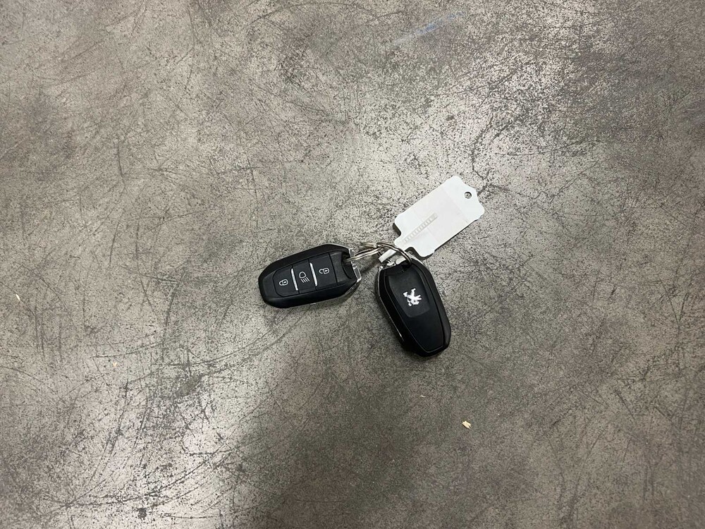 Peugeot 2008 1.2 PT Allure Pack 131pk 2021, N-737-JX