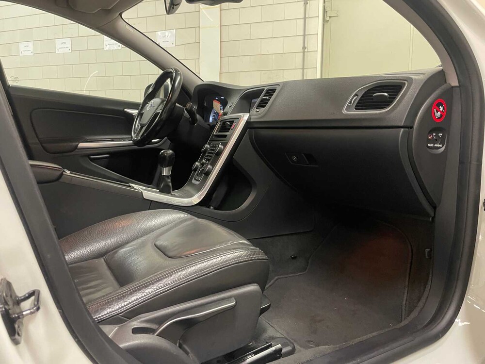 Volvo V60 1.6 T3 Kinetic 150pk 2011 (Origineel-NL), 36-PGK-5
