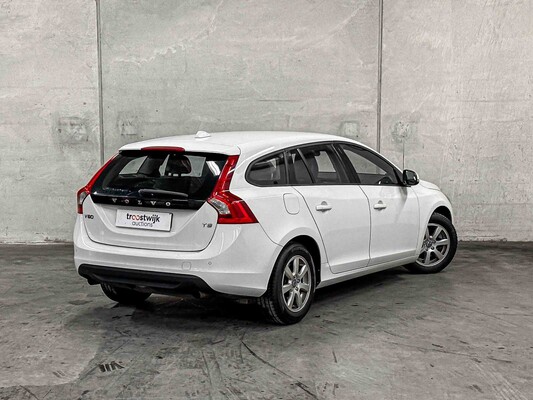 Volvo V60 1.6 T3 Kinetic 150hp 2011 (Original-NL), 36-PGK-5