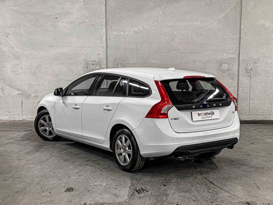 Volvo V60 1.6 T3 Kinetic 150hp 2011 (Original-NL), 36-PGK-5