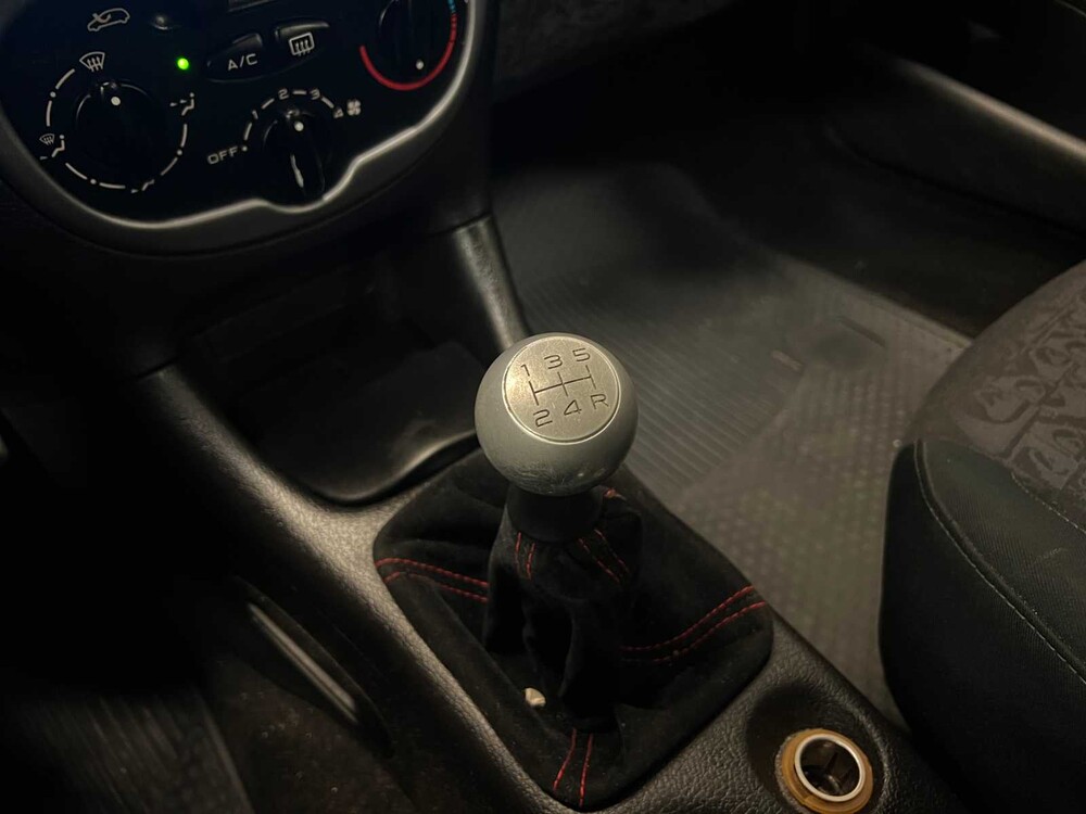 Peugeot 206 SW 1.6-16V Quiksilver 109pk 2005 (Origineel-NL), 29-RF-VB