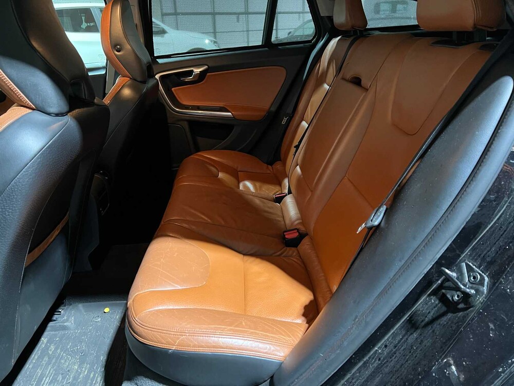 Volvo V60 1.6 T4 Momentum 179PS 2011, 34-RDF-3