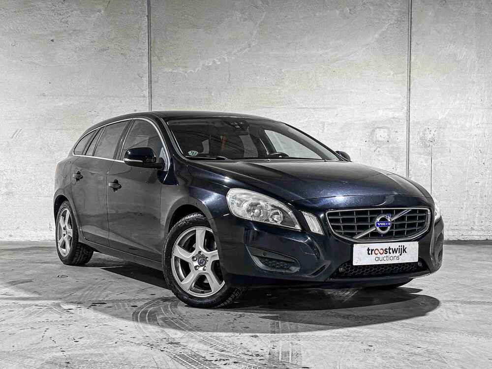Volvo V60 1.6 T4 Momentum 179PS 2011, 34-RDF-3