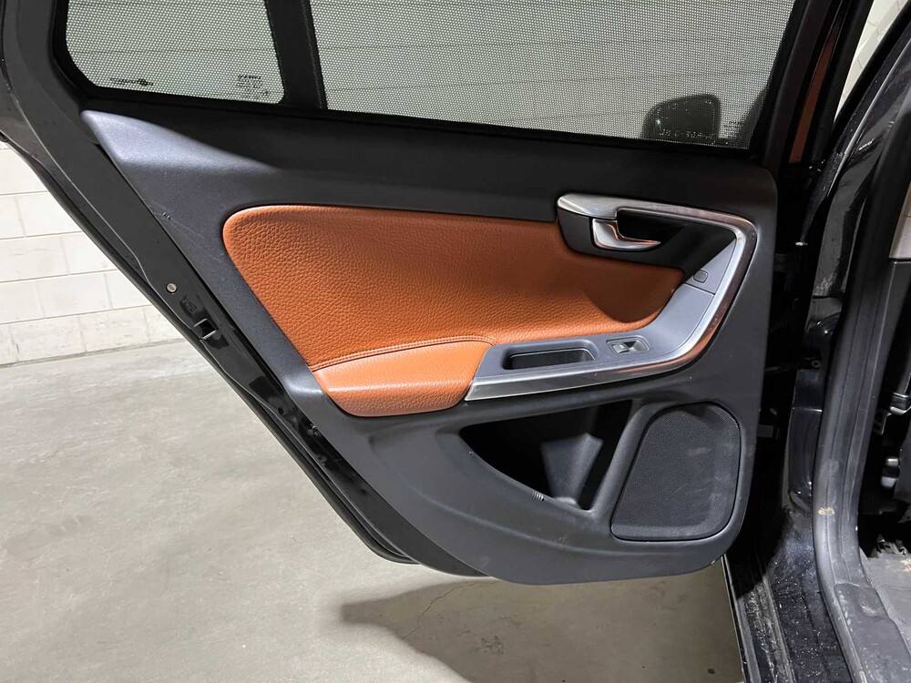 Volvo V60 1.6 T4 Momentum 179PS 2011, 34-RDF-3