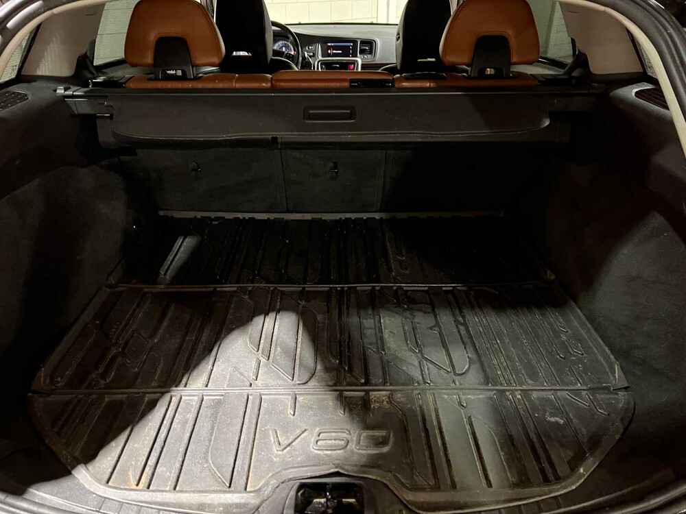 Volvo V60 1.6 T4 Momentum 179PS 2011, 34-RDF-3