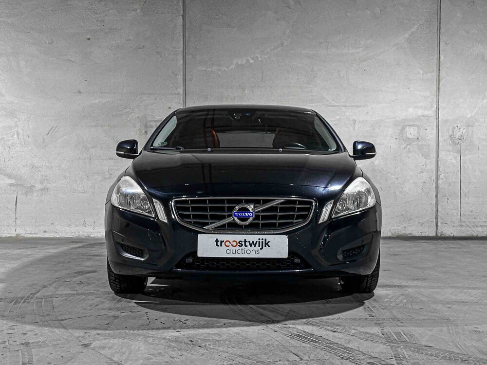 Volvo V60 1.6 T4 Momentum 179PS 2011, 34-RDF-3