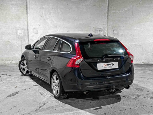 Volvo V60 1.6 T4 Momentum 179hp 2011, 34-RDF-3