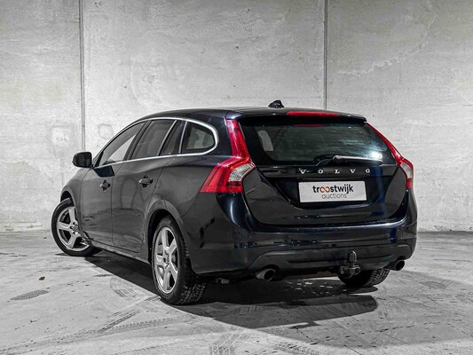 Volvo V60 1.6 T4 Momentum 179hp 2011, 34-RDF-3