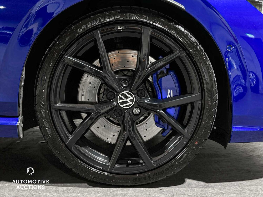 Volkswagen Golf VIII R 4Motion 20th Annniversary -AKRAPOVIC- 2.0 TSI 333hp 2023 LIMITED (Golf 8), NL REGISTRIERUNG
