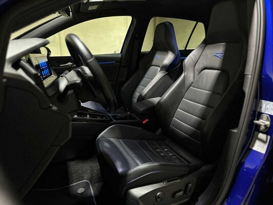 Volkswagen Golf VIII R 4Motion 20th Annniversary -AKRAPOVIC- 2.0 TSI 333pk 2023 LIMITED (Golf 8), NL-KENTEKEN
