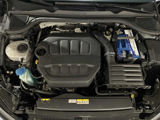 Volkswagen Golf VIII R 4Motion 20th Annniversary -AKRAPOVIC- 2.0 TSI 333hp 2023 LIMITED (Golf 8), NL REGISTRIERUNG