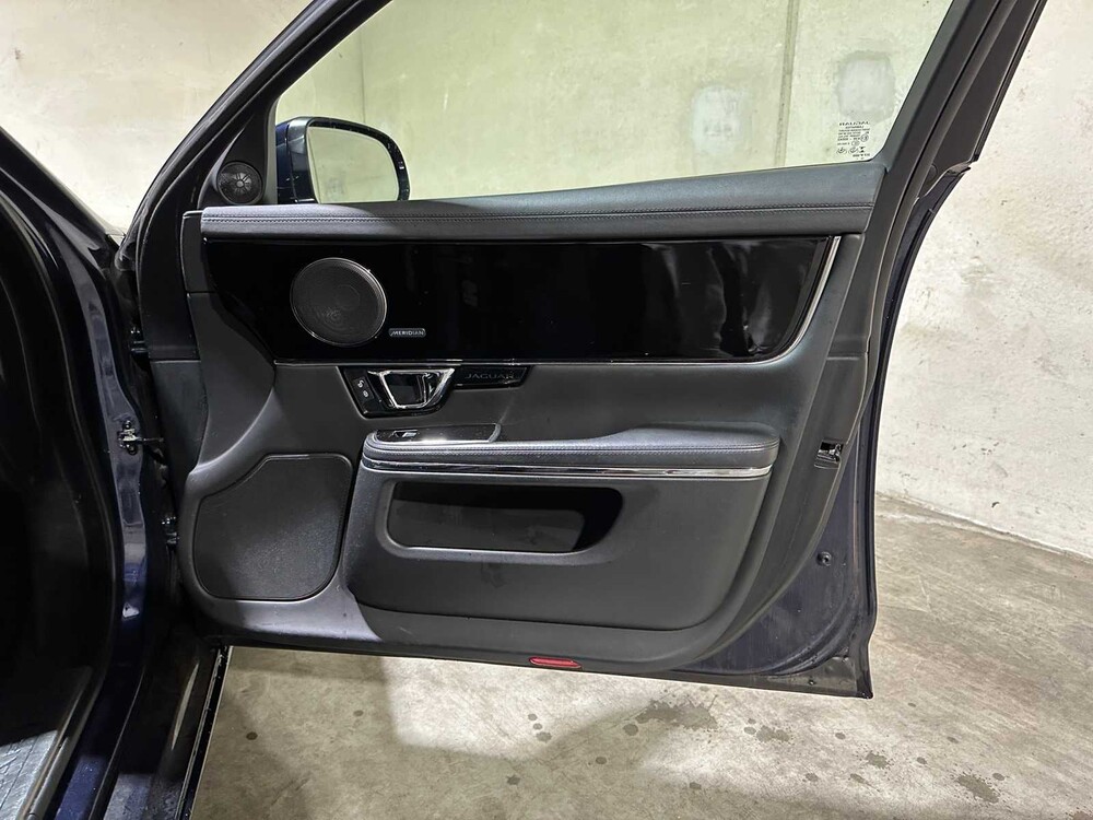 Jaguar XJ 3.0 D Premium Luxury 300pk 2016, RV-612-X