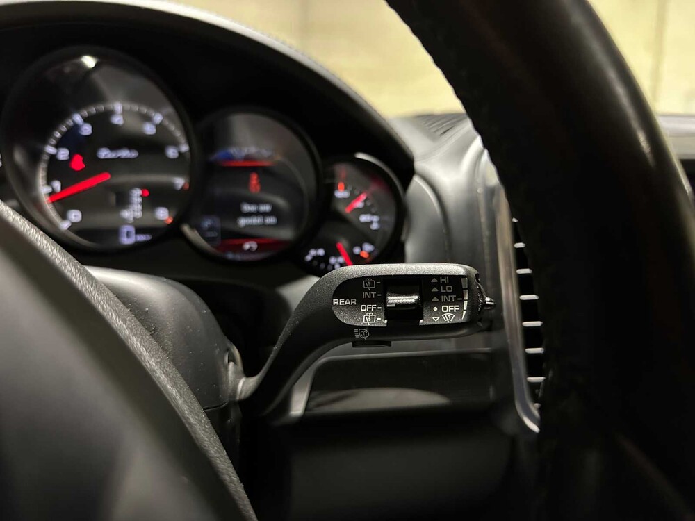 Porsche Cayenne Turbo 4.8 V8 500pk 2012, 8-SGB-44