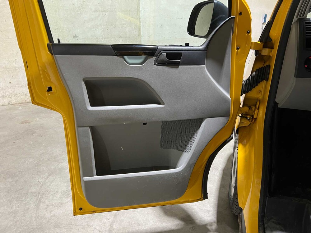 Volkswagen Transporter 2.0 TDI L2H1 4Motion DC Trendline 140PS 2010, 8-VHK-96 Nutzfahrzeug