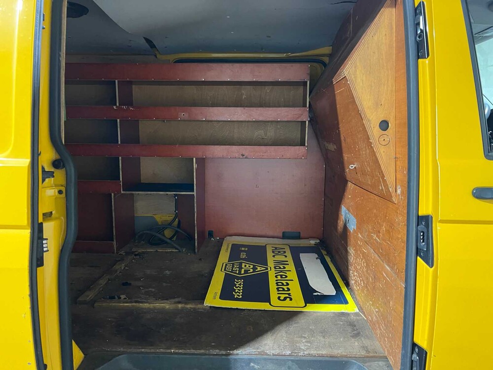 Volkswagen Transporter 2.0 TDI L2H1 4Motion DC Trendline 140PS 2010, 8-VHK-96 Nutzfahrzeug