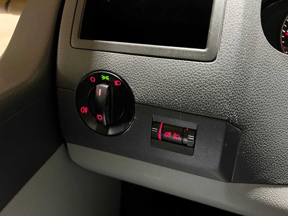 Volkswagen Transporter 2.0 TDI L2H1 4Motion DC Trendline 140PS 2010, 8-VHK-96 Nutzfahrzeug