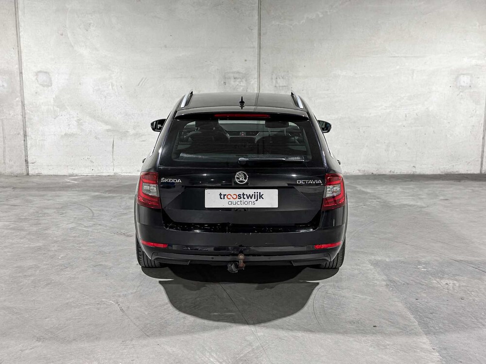 Skoda Octavia Combi 1.6 TDI Greentech Clever Edition 116hp 2019, XH-195-J