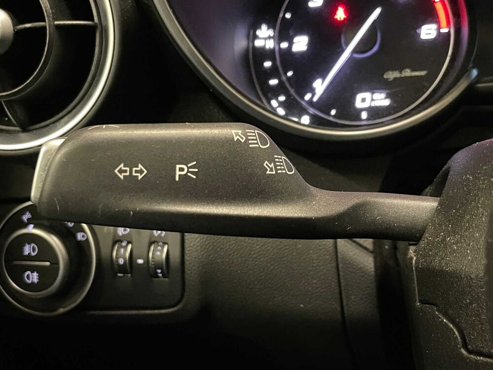 Alfa Romeo Giulia 2.2 Super 150hp 2018, RN-969-G