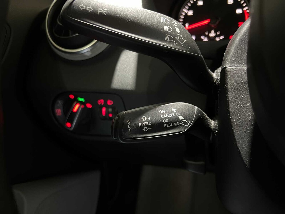 Audi A1 1.4 TFSI 119g. Attraction Pro Line Business 122PS 2010, 25-NRD-8