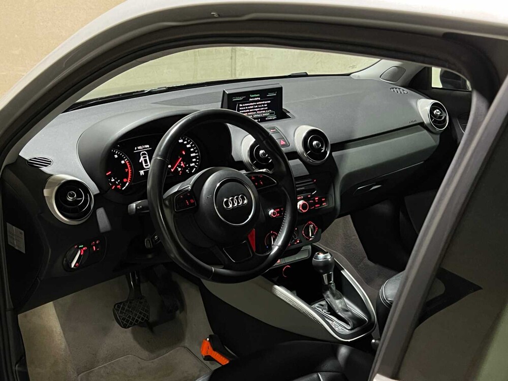 Audi A1 1.4 TFSI 119g. Attraction Pro Line Business 122PS 2010, 25-NRD-8