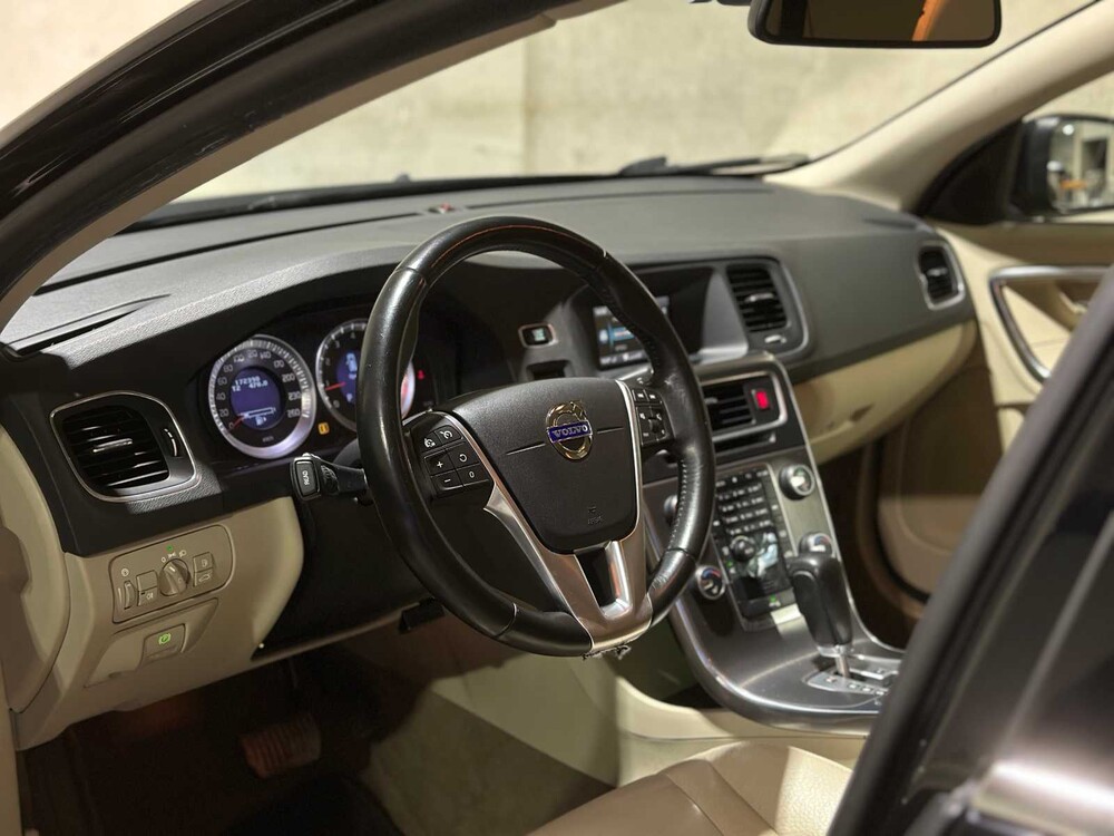 Volvo V60 1.6 T4 Summum 179PS 2011, 51-PFF-4