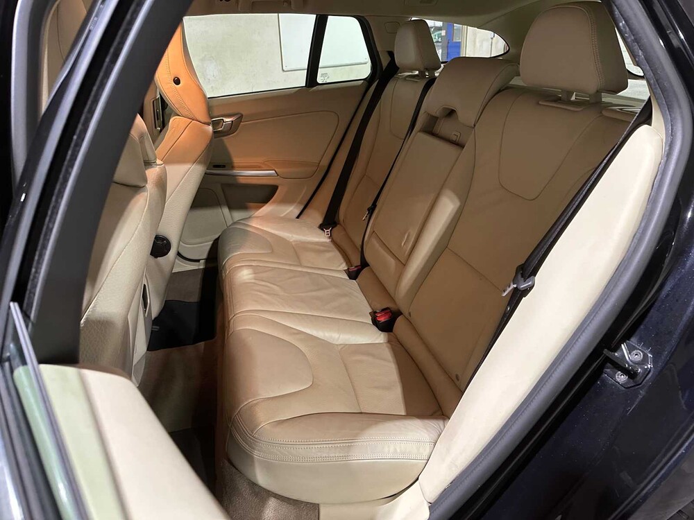Volvo V60 1.6 T4 Summum 179PS 2011, 51-PFF-4