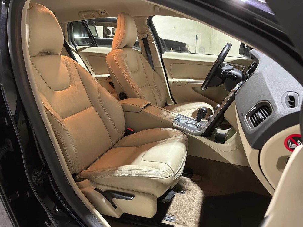 Volvo V60 1.6 T4 Summum 179PS 2011, 51-PFF-4