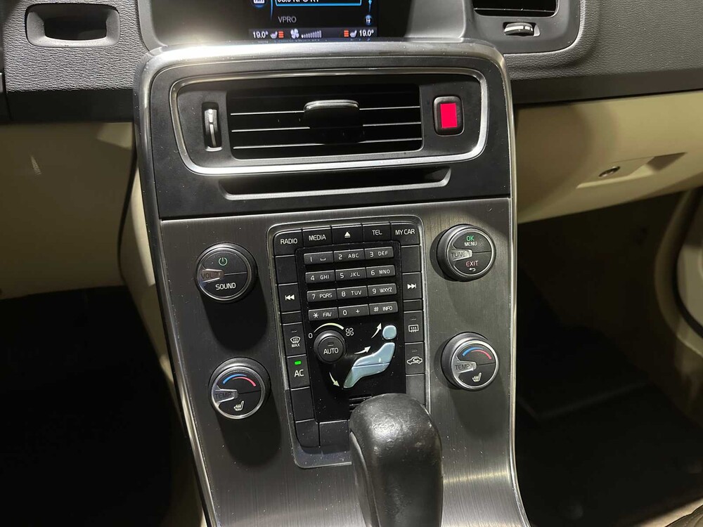 Volvo V60 1.6 T4 Summum 179PS 2011, 51-PFF-4