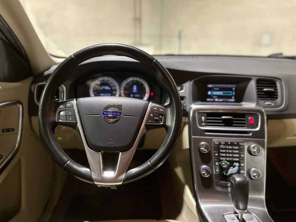 Volvo V60 1.6 T4 Summum 179PS 2011, 51-PFF-4
