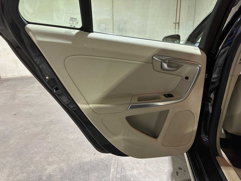 Volvo V60 1.6 T4 Summum 179PS 2011, 51-PFF-4