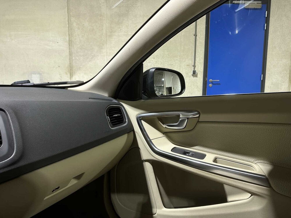 Volvo V60 1.6 T4 Summum 179PS 2011, 51-PFF-4