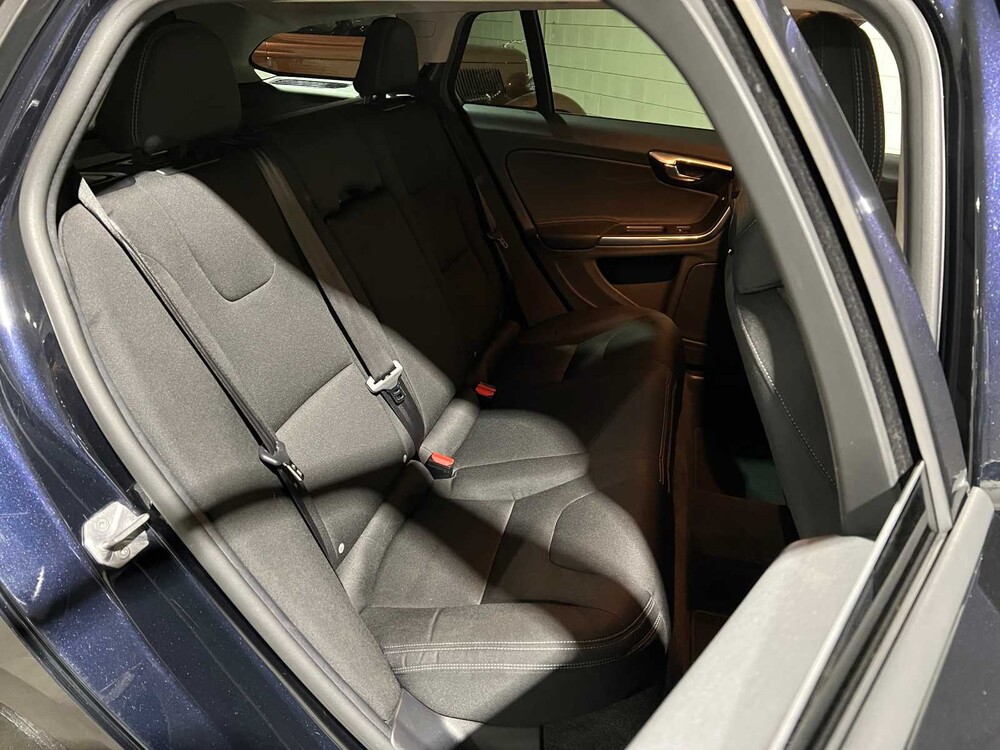 Volvo V60 2.0 D2 Momentum 120PS 2016 -Automatik-, H-765-RV