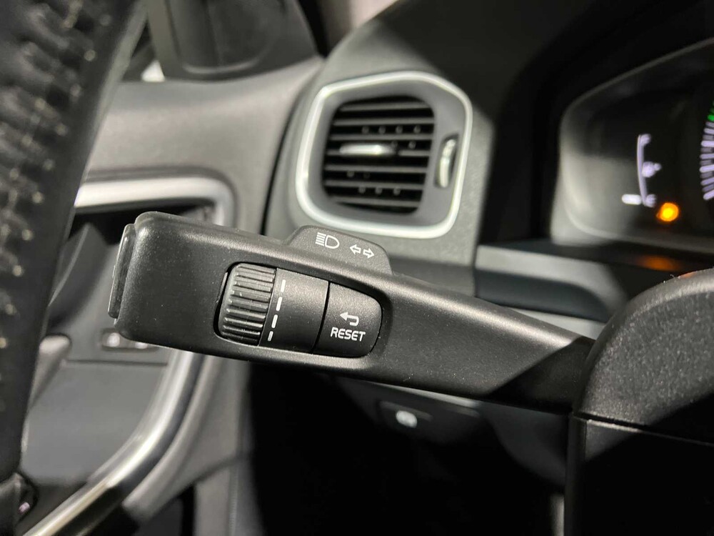 Volvo V60 2.0 D2 Momentum 120PS 2016 -Automatik-, H-765-RV