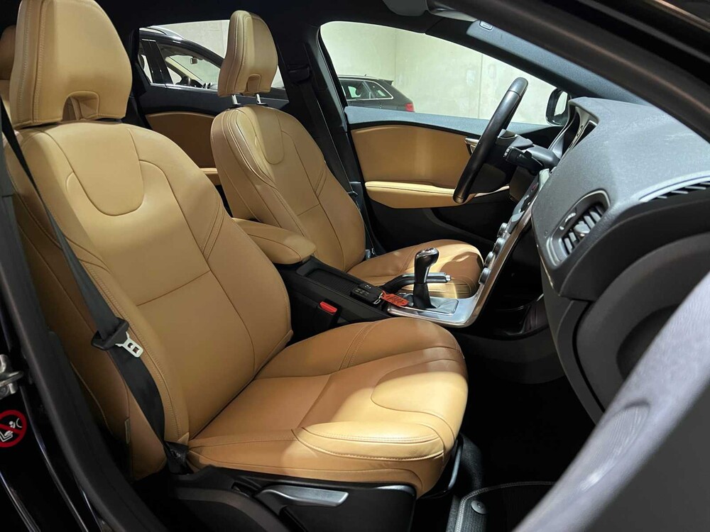 Volvo V40 2.0 D2 Nordic+ Inscription 120PS 2016, KN-272-N