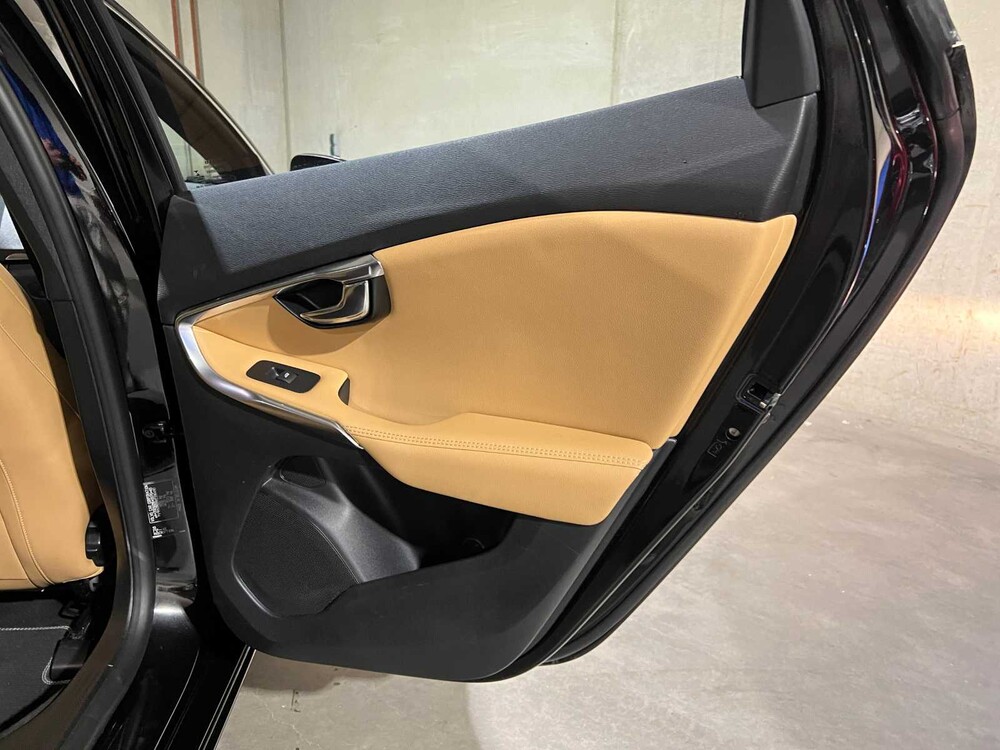 Volvo V40 2.0 D2 Nordic+ Inscription 120PS 2016, KN-272-N