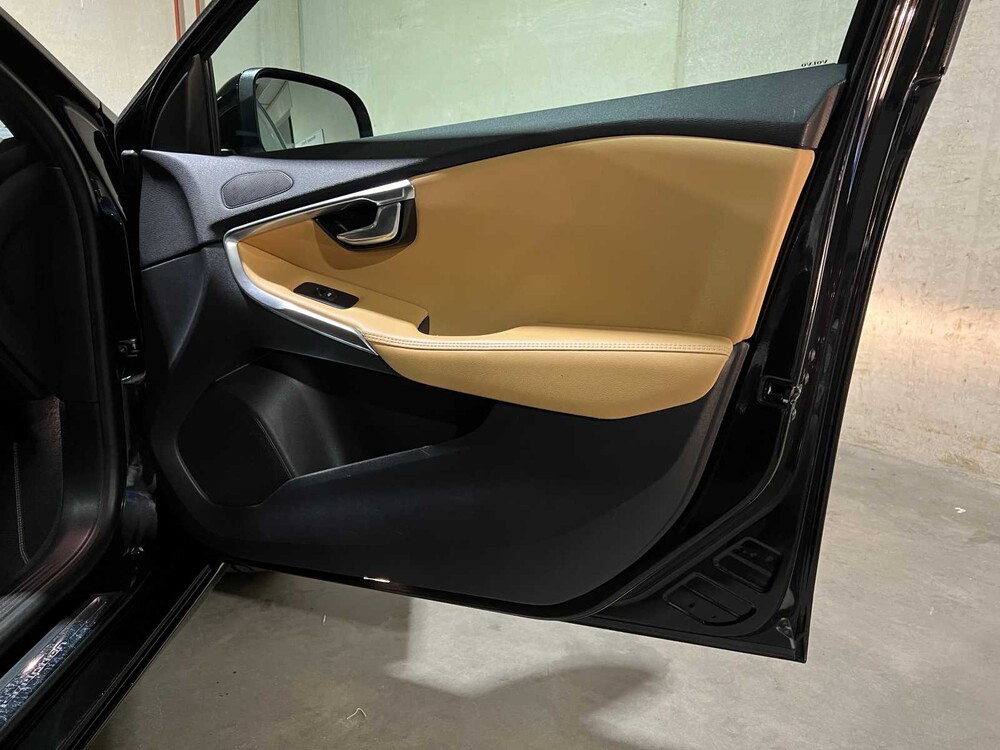 Volvo V40 2.0 D2 Nordic+ Inscription 120PS 2016, KN-272-N