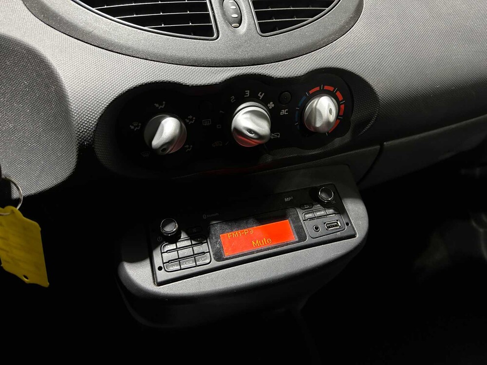 Renault Twingo 1.2 16V Parisienne 75PS 2014, 8-TJK-92