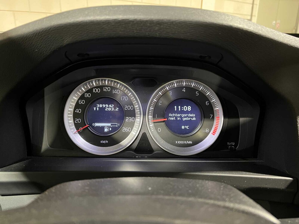 Volvo V60 1.6 T4 Momentum 179PS 2011, 34-RDF-3