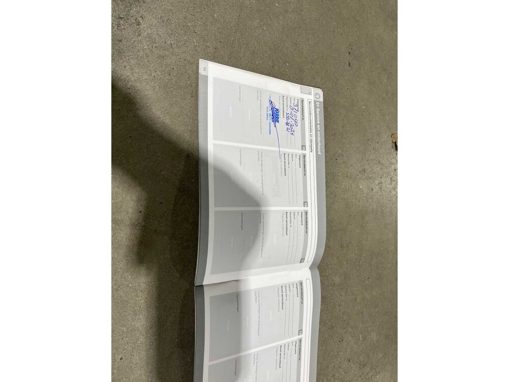 Volvo V60 1.6 T4 Momentum 179PS 2011, 34-RDF-3